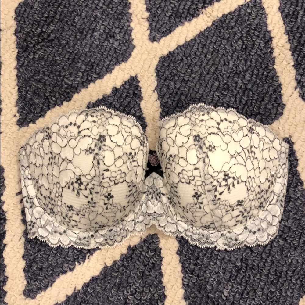 VS- Strapless Dream Angels 32DD Lace Bra